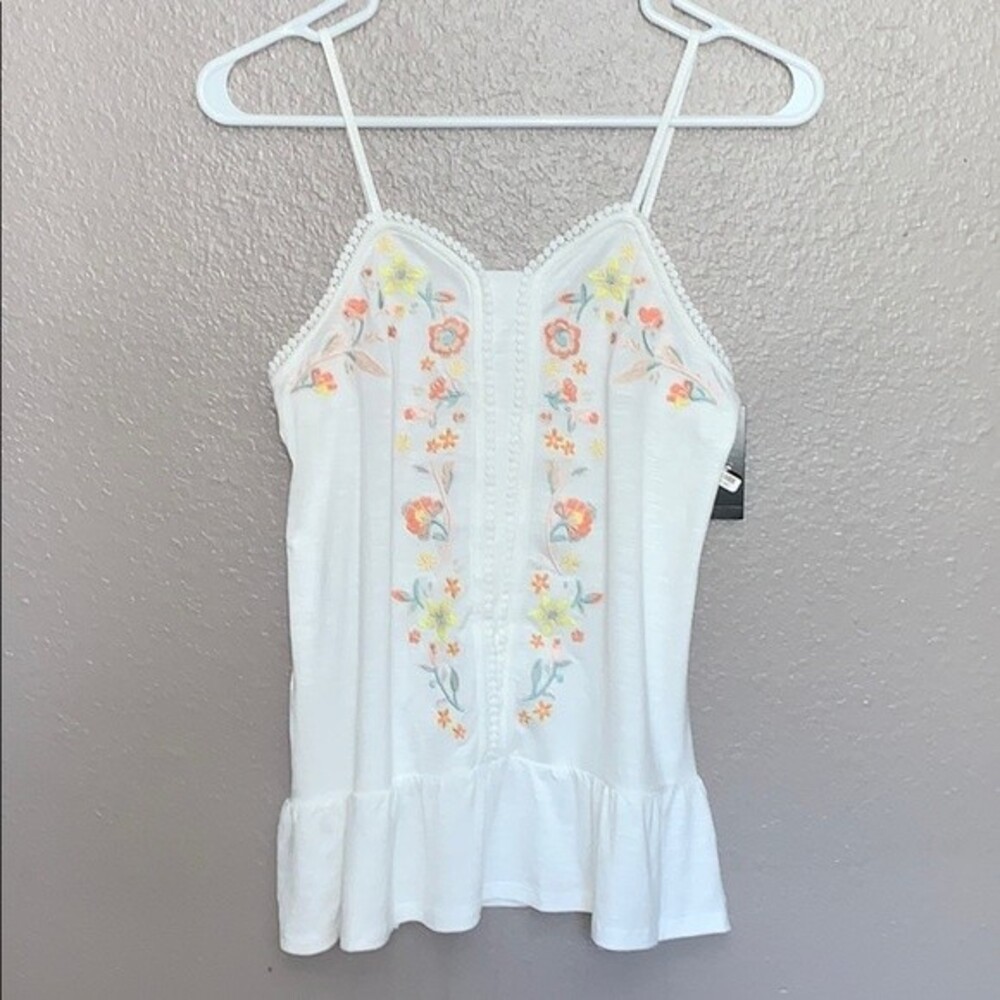 Art Class Girl Spring Summer Embroidered Ruffle Hem top Large